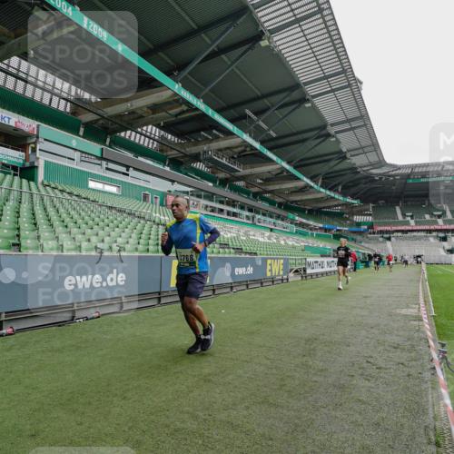 05.10.2025 - 20. swb-Marathon Bremen Michael Burmester http://msf.ph/oto/9230520 05.10.2025 12:48:04 Laufen im Stadion 344, 346, 442, 564, 656, 770, 1205, 1370, 1526, 1607, 1642, 1646, 2241, 2360, 2472, 2482, 2613, 2643, 2656, 2872, 3061, 3324, 3768, 4215, 4255, 4291, 4313, 4353, 5264, 5656, 5831, 5918, 6804, 7070, 7170, 7176, 7492, 7735, 7831, 7900, 8729, 8932, 265, 391, 505, 1635, 2939, 4966, 4988, 5831, 7170, 8013 meine-sportfotos.de