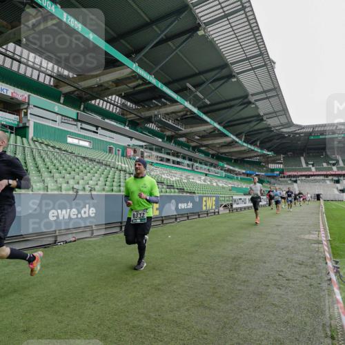 05.10.2025 - 20. swb-Marathon Bremen Michael Burmester http://msf.ph/oto/9230567 05.10.2025 12:48:15 Laufen im Stadion 344, 346, 564, 656, 1205, 1370, 1526, 1607, 1642, 1646, 1724, 2241, 2360, 2643, 2656, 2974, 3324, 3768, 3819, 4291, 4313, 4353, 5103, 5264, 5786, 5918, 6251, 6804, 7176, 7492, 7735, 7831, 7900, 8244, 8729, 8923, 8932, 442, 770, 2472, 2482, 2613, 2872, 3061, 4215, 4255, 5656, 5831, 7070, 7170, 8013 meine-sportfotos.de