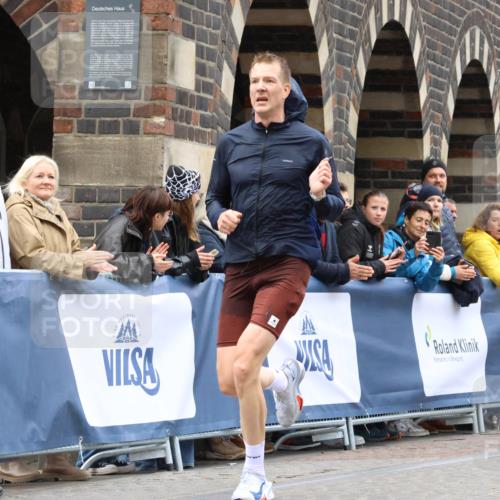 05.10.2025 - 20. swb-Marathon Bremen Strokosch-Dieckow http://msf.ph/oto/9230573 05.10.2025 12:29:20 Ziel 529 meine-sportfotos.de