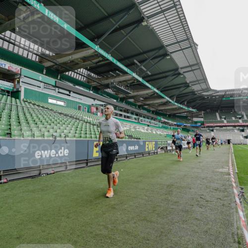 05.10.2025 - 20. swb-Marathon Bremen Michael Burmester http://msf.ph/oto/9230576 05.10.2025 12:48:17 Laufen im Stadion 344, 346, 492, 564, 1205, 1370, 1526, 1607, 1642, 1646, 1724, 2241, 2360, 2643, 2656, 2974, 3320, 3324, 3768, 3819, 4291, 4313, 4353, 5103, 5264, 5786, 5918, 6251, 6804, 7176, 7492, 7735, 7831, 7900, 8244, 8729, 8897, 8923, 8932, 346, 442, 656, 770, 2472, 2482, 2613, 2872, 3061, 4215, 4255, 4313, 5656, 5831, 7070, 7170, 8013 meine-sportfotos.de