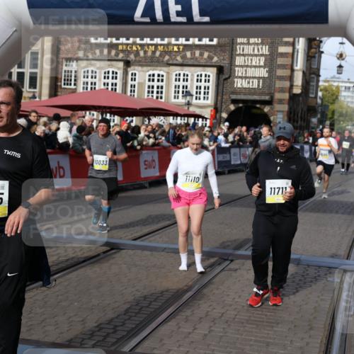 05.10.2025 - 20. swb-Marathon Bremen Yannick Fuchs http://msf.ph/oto/9230660 05.10.2025 11:02:40 Ziel 9468, 9647, 9707, 9802, 9839, 10033, 10595, 10598, 10615, 11110, 11160, 11537, 11538, 11711 meine-sportfotos.de
