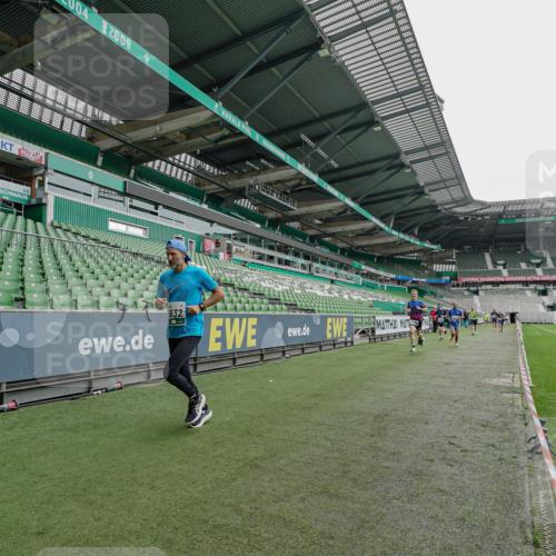05.10.2025 - 20. swb-Marathon Bremen Michael Burmester http://msf.ph/oto/9230668 05.10.2025 12:48:33 Laufen im Stadion 492, 1370, 1526, 1607, 1625, 1724, 2241, 2360, 2643, 2974, 3320, 3324, 3768, 3819, 4353, 5103, 5264, 5599, 5786, 5918, 6171, 6251, 6463, 6632, 7735, 7831, 7900, 7904, 8244, 8507, 8687, 8729, 8897, 8923, 8932, 344, 346, 564, 656, 1205, 1642, 1646, 2360, 2656, 3061, 4215, 4291, 4313, 6804, 7176, 7492, 7900 meine-sportfotos.de