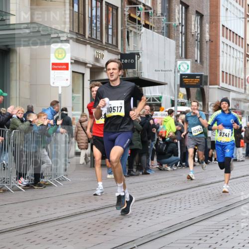 05.10.2025 - 20. swb-Marathon Bremen Strokosch-Dieckow http://msf.ph/oto/9230697 05.10.2025 10:38:33 Ziel 9341, 9403, 10352, 10409, 10517, 10847, 10862, 10967, 11132, 11594, 9341, 9403, 10352, 10409, 10517, 10847, 10862, 10967, 11132, 11594 meine-sportfotos.de