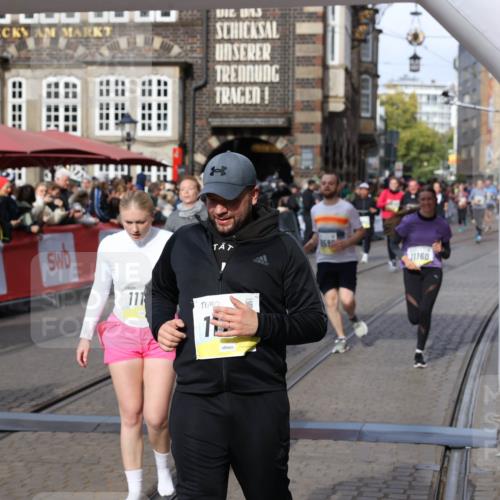 05.10.2025 - 20. swb-Marathon Bremen Yannick Fuchs http://msf.ph/oto/9230710 05.10.2025 11:02:41 Ziel 9468, 9647, 9707, 9802, 9839, 10033, 10595, 10598, 10615, 11110, 11160, 11537, 11538, 11711 meine-sportfotos.de