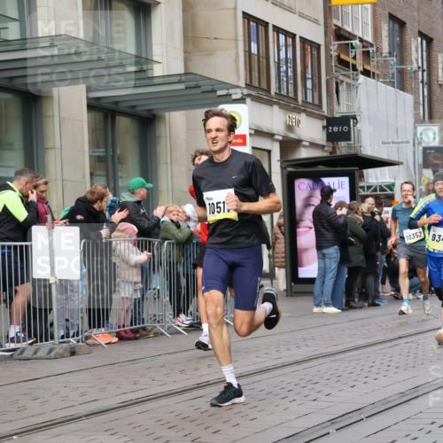 05.10.2025 - 20. swb-Marathon Bremen Strokosch-Dieckow http://msf.ph/oto/9230717 05.10.2025 10:38:34 Ziel 9341, 9403, 10352, 10409, 10517, 10847, 10862, 10967, 11132, 11594, 9341, 9403, 10352, 10409, 10517, 10847, 10862, 10967, 11132, 11594 meine-sportfotos.de