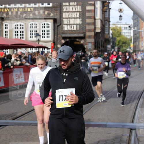 05.10.2025 - 20. swb-Marathon Bremen Yannick Fuchs http://msf.ph/oto/9230721 05.10.2025 11:02:41 Ziel 9468, 9647, 9707, 9802, 9839, 10033, 10595, 10598, 10615, 11110, 11160, 11537, 11538, 11711 meine-sportfotos.de