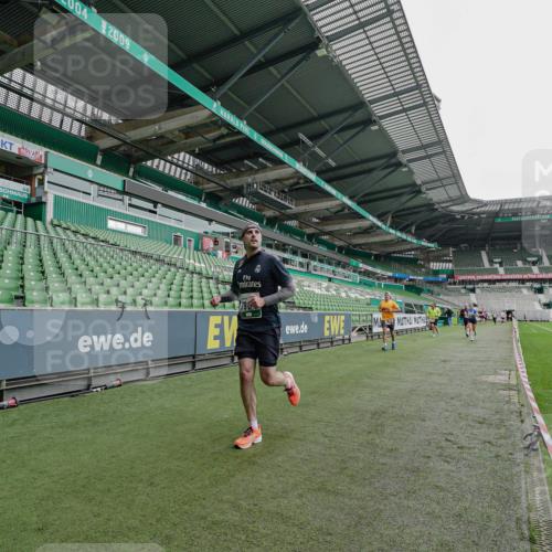 05.10.2025 - 20. swb-Marathon Bremen Michael Burmester http://msf.ph/oto/9230728 05.10.2025 12:48:45 Laufen im Stadion 492, 1195, 1370, 1607, 1625, 1654, 1724, 2119, 2241, 2974, 3320, 3324, 3768, 3819, 4353, 5103, 5264, 5599, 5786, 6171, 6251, 6463, 6632, 7831, 7904, 8244, 8507, 8630, 8687, 8729, 8897, 8923, 8932, 9114, 1526, 1642, 1646, 2360, 2643, 5918, 6804, 7492, 7735, 7900 meine-sportfotos.de