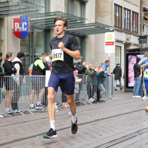 05.10.2025 - 20. swb-Marathon Bremen Strokosch-Dieckow http://msf.ph/oto/9230737 05.10.2025 10:38:34 Ziel 9341, 9403, 10352, 10409, 10517, 10847, 10862, 10967, 11132, 11594, 9341, 9403, 10352, 10409, 10517, 10847, 10862, 10967, 11132, 11594 meine-sportfotos.de