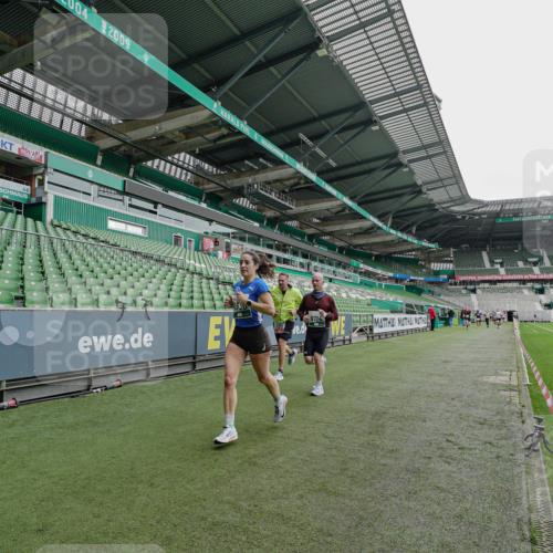 05.10.2025 - 20. swb-Marathon Bremen Michael Burmester http://msf.ph/oto/9230746 05.10.2025 12:48:50 Laufen im Stadion 492, 1195, 1370, 1625, 1654, 1724, 2119, 2241, 2594, 2974, 2988, 2990, 3320, 3324, 3819, 4353, 4385, 5103, 5599, 5786, 6171, 6251, 6463, 6632, 7831, 7904, 8244, 8507, 8630, 8687, 8897, 8923, 8932, 9114, 1526, 1607, 2360, 2643, 3768, 5264, 5918, 7735, 7831, 7900, 8729 meine-sportfotos.de