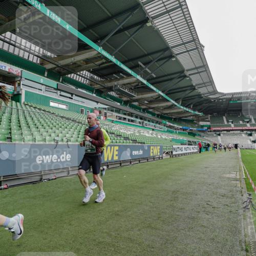 05.10.2025 - 20. swb-Marathon Bremen Michael Burmester http://msf.ph/oto/9230754 05.10.2025 12:48:51 Laufen im Stadion 492, 1195, 1370, 1625, 1654, 1724, 2119, 2241, 2594, 2974, 2988, 2990, 3320, 3324, 3819, 4353, 4385, 5103, 5599, 5786, 6171, 6251, 6463, 6632, 7904, 8244, 8507, 8630, 8687, 8897, 8923, 8932, 9114, 1526, 1607, 2360, 2643, 3768, 5264, 5918, 7735, 7831, 7900, 8729 meine-sportfotos.de
