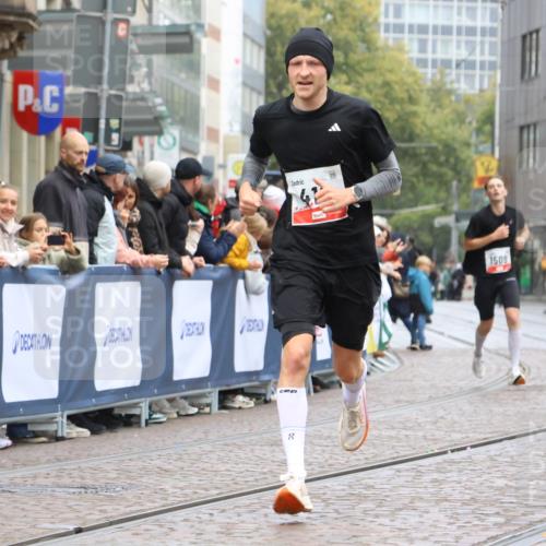 05.10.2025 - 20. swb-Marathon Bremen Strokosch-Dieckow http://msf.ph/oto/9230757 05.10.2025 12:29:39 Ziel 410 meine-sportfotos.de