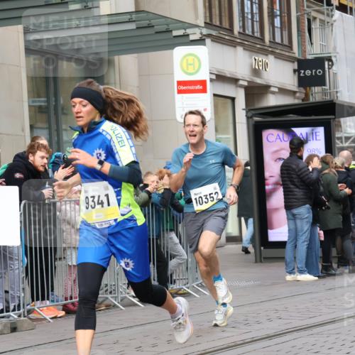 05.10.2025 - 20. swb-Marathon Bremen Strokosch-Dieckow http://msf.ph/oto/9230760 05.10.2025 10:38:35 Ziel 9341, 9403, 10352, 10409, 10517, 10847, 10862, 10967, 11132, 11594, 9341, 9403, 10352, 10409, 10517, 10847, 10862, 10967, 11132, 11594 meine-sportfotos.de