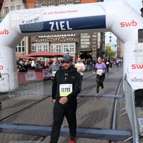 05.10.2025 - 20. swb-Marathon Bremen Yannick Fuchs http://msf.ph/oto/9230782 05.10.2025 11:02:41 Ziel 9468, 9647, 9707, 9802, 9839, 10033, 10595, 10598, 10615, 11110, 11160, 11537, 11538, 11711 meine-sportfotos.de