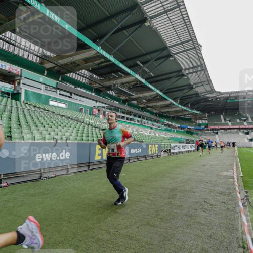 05.10.2025 - 20. swb-Marathon Bremen Michael Burmester http://msf.ph/oto/9230824 05.10.2025 12:49:06 Laufen im Stadion 492, 1195, 1257, 1535, 1625, 1654, 1724, 1727, 2044, 2119, 2594, 2974, 2988, 2990, 3124, 3320, 3819, 4385, 5103, 5599, 5786, 6171, 6251, 6431, 6463, 6619, 6632, 6877, 7904, 8216, 8244, 8507, 8630, 8687, 8897, 8923, 9114, 1370, 1607, 2241, 3324, 3768, 4353, 5264, 7831, 8729, 8932 meine-sportfotos.de