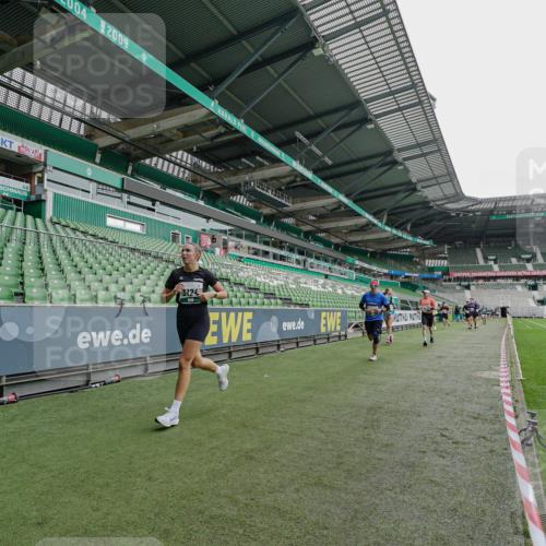 05.10.2025 - 20. swb-Marathon Bremen Michael Burmester http://msf.ph/oto/9230840 05.10.2025 12:49:10 Laufen im Stadion 187, 492, 1195, 1257, 1535, 1609, 1625, 1654, 1727, 2044, 2119, 2356, 2594, 2988, 2990, 3124, 3320, 3544, 3819, 3960, 4385, 5103, 5599, 5786, 6171, 6431, 6463, 6619, 6632, 6877, 7904, 8216, 8244, 8507, 8630, 8687, 8897, 9114, 1370, 1724, 2241, 2974, 3324, 4353, 5786, 6251, 7831, 8923, 8932 meine-sportfotos.de