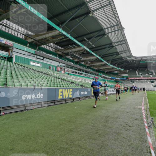 05.10.2025 - 20. swb-Marathon Bremen Michael Burmester http://msf.ph/oto/9230852 05.10.2025 12:49:11 Laufen im Stadion 150, 187, 270, 492, 1195, 1257, 1535, 1609, 1625, 1654, 1727, 1876, 2044, 2119, 2356, 2594, 2988, 2990, 3124, 3320, 3544, 3738, 3819, 3960, 4385, 5103, 5599, 6171, 6431, 6463, 6619, 6632, 6877, 7904, 8216, 8244, 8507, 8630, 8687, 8897, 9114, 1370, 1724, 2241, 2974, 3324, 4353, 5786, 6251, 8244, 8923, 8932 meine-sportfotos.de