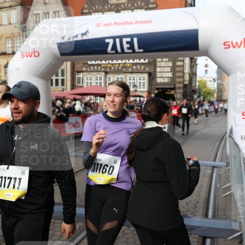 05.10.2025 - 20. swb-Marathon Bremen Yannick Fuchs http://msf.ph/oto/9230882 05.10.2025 11:02:43 Ziel 9468, 9647, 9802, 9839, 10033, 10595, 10598, 10615, 10825, 10826, 11110, 11160, 11537, 11538, 11711 meine-sportfotos.de