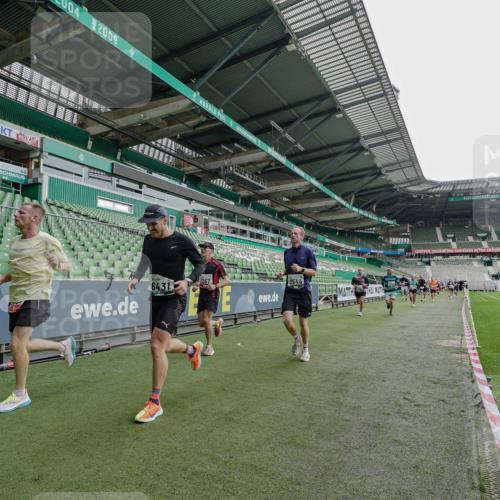 05.10.2025 - 20. swb-Marathon Bremen Michael Burmester http://msf.ph/oto/9230886 05.10.2025 12:49:18 Laufen im Stadion 150, 187, 270, 1195, 1257, 1535, 1609, 1625, 1654, 1727, 1876, 1904, 2044, 2119, 2356, 2594, 2988, 2990, 3124, 3544, 3738, 3960, 4385, 5599, 6171, 6431, 6463, 6619, 6632, 6877, 7647, 7904, 7987, 8216, 8507, 8630, 8687, 9114, 492, 1724, 2974, 3320, 3324, 3819, 4353, 5103, 5786, 6251, 8244, 8897, 8923, 8932 meine-sportfotos.de