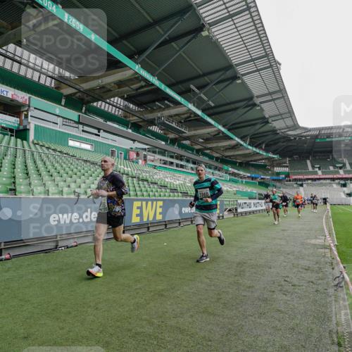 05.10.2025 - 20. swb-Marathon Bremen Michael Burmester http://msf.ph/oto/9230898 05.10.2025 12:49:21 Laufen im Stadion 150, 187, 270, 424, 1195, 1257, 1535, 1609, 1625, 1654, 1727, 1876, 1904, 2044, 2119, 2356, 2594, 2988, 2990, 3124, 3544, 3738, 3960, 4385, 5599, 6171, 6431, 6463, 6619, 6632, 6805, 6877, 7647, 7904, 7987, 8216, 8507, 8630, 8687, 9114, 492, 1724, 2974, 3320, 3324, 3819, 4353, 5103, 5786, 6251, 6632, 8244, 8897, 8923, 8932 meine-sportfotos.de