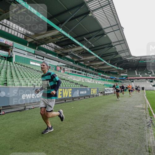 05.10.2025 - 20. swb-Marathon Bremen Michael Burmester http://msf.ph/oto/9230905 05.10.2025 12:49:22 Laufen im Stadion 150, 187, 270, 424, 1195, 1257, 1535, 1609, 1625, 1654, 1727, 1876, 1904, 2044, 2119, 2356, 2594, 2988, 2990, 3124, 3544, 3738, 3960, 4385, 4438, 5599, 6171, 6431, 6463, 6619, 6805, 6877, 7647, 7904, 7987, 8216, 8507, 8630, 8687, 9114, 492, 1724, 2974, 3320, 3324, 3819, 5103, 5786, 6251, 6632, 8244, 8897, 8923, 8932 meine-sportfotos.de