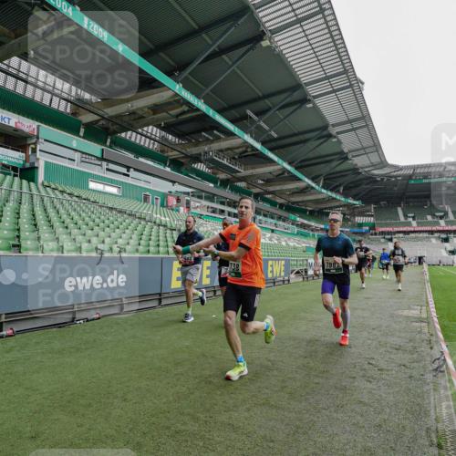 05.10.2025 - 20. swb-Marathon Bremen Michael Burmester http://msf.ph/oto/9230932 05.10.2025 12:49:26 Laufen im Stadion 150, 187, 270, 424, 1195, 1257, 1535, 1609, 1654, 1727, 1876, 1904, 2044, 2119, 2356, 2594, 2988, 2990, 3124, 3544, 3738, 3960, 4385, 4438, 5599, 6171, 6431, 6463, 6619, 6805, 6877, 7647, 7904, 7987, 8216, 8507, 8630, 9114, 492, 1625, 1724, 2974, 3320, 3819, 5103, 5786, 6251, 6463, 6632, 8244, 8687, 8897, 8923 meine-sportfotos.de
