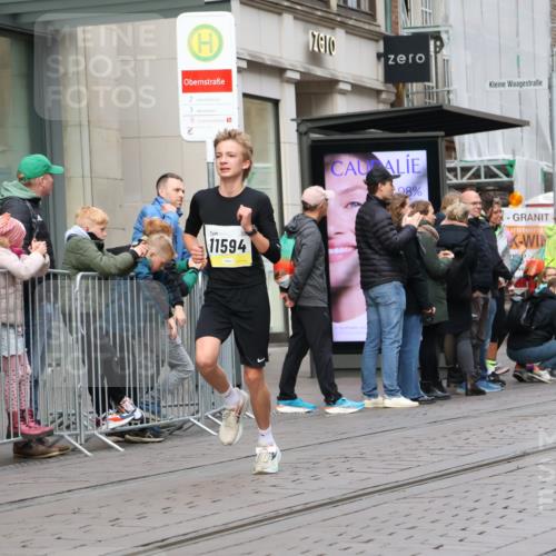 05.10.2025 - 20. swb-Marathon Bremen Strokosch-Dieckow http://msf.ph/oto/9230941 05.10.2025 10:38:51 Ziel 7111, 9239, 9403, 9863, 10847, 10908, 11067, 11343, 11594, 7111, 9239, 9403, 9863, 10847, 10908, 11067, 11343, 11594 meine-sportfotos.de