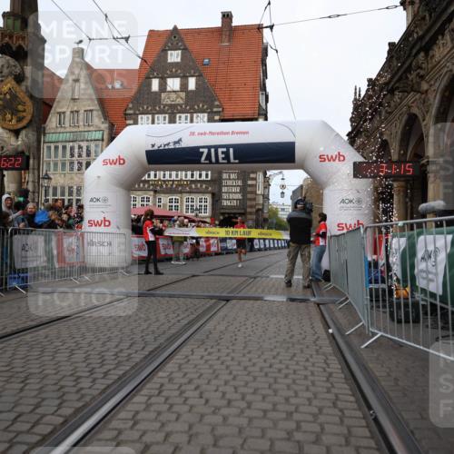 05.10.2025 - 20. swb-Marathon Bremen Yannick Fuchs http://msf.ph/oto/9230943 05.10.2025 10:27:11 Ziel 35 meine-sportfotos.de