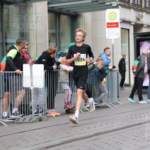 05.10.2025 - 20. swb-Marathon Bremen Strokosch-Dieckow http://msf.ph/oto/9230949 05.10.2025 10:38:51 Ziel 7111, 9239, 9403, 9863, 10847, 10908, 11067, 11343, 11594, 7111, 9239, 9403, 9863, 10847, 10908, 11067, 11343, 11594 meine-sportfotos.de