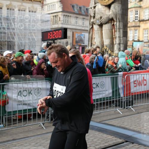 05.10.2025 - 20. swb-Marathon Bremen Yannick Fuchs http://msf.ph/oto/9230973 05.10.2025 11:02:49 Ziel 9360, 9516, 9841, 10510, 10530, 10825, 10826, 11024 meine-sportfotos.de