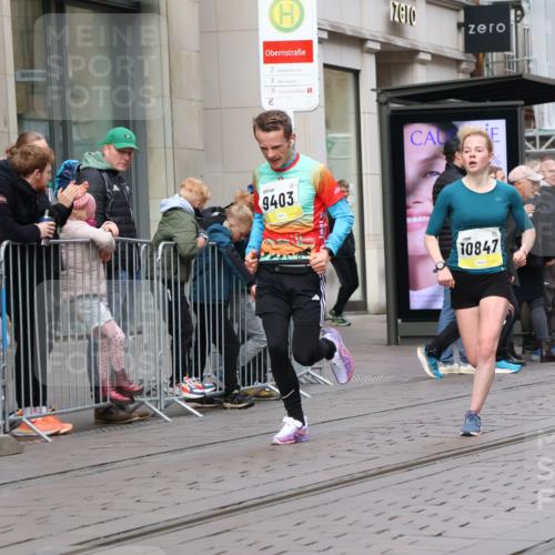 05.10.2025 - 20. swb-Marathon Bremen Strokosch-Dieckow http://msf.ph/oto/9230974 05.10.2025 10:38:53 Ziel 7111, 9239, 9403, 9863, 10847, 10908, 11067, 11343, 11594, 7111, 9239, 9403, 9863, 10847, 10908, 11067, 11343, 11594 meine-sportfotos.de