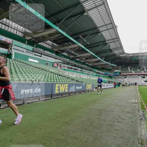 05.10.2025 - 20. swb-Marathon Bremen Michael Burmester http://msf.ph/oto/9230979 05.10.2025 12:49:34 Laufen im Stadion 150, 187, 270, 424, 1195, 1257, 1535, 1609, 1654, 1727, 1876, 1904, 2044, 2119, 2356, 2594, 2988, 2990, 3124, 3544, 3738, 3885, 3960, 4006, 4385, 4438, 4870, 5894, 6431, 6619, 6805, 6877, 7647, 7987, 8216, 8401, 8536, 8630, 9114, 9118, 492, 1625, 3320, 5599, 6171, 6463, 6632, 7904, 8507, 8687, 8897 meine-sportfotos.de