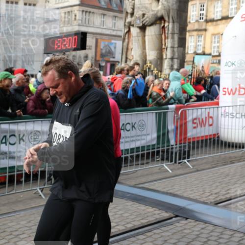 05.10.2025 - 20. swb-Marathon Bremen Yannick Fuchs http://msf.ph/oto/9230980 05.10.2025 11:02:49 Ziel 9360, 9516, 9841, 10510, 10530, 10825, 10826, 11024 meine-sportfotos.de