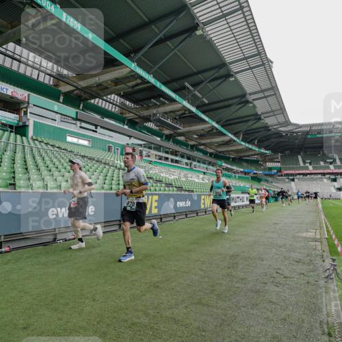 05.10.2025 - 20. swb-Marathon Bremen Michael Burmester http://msf.ph/oto/9231016 05.10.2025 12:49:44 Laufen im Stadion 150, 187, 217, 270, 287, 424, 511, 1257, 1388, 1535, 1609, 1654, 1727, 1876, 1904, 2044, 2119, 2356, 2594, 2988, 2990, 3124, 3353, 3544, 3738, 3885, 3960, 4006, 4385, 4438, 4870, 5894, 6214, 6431, 6619, 6805, 6877, 7647, 7987, 8216, 8401, 8536, 8873, 9118, 1195, 1625, 2119, 5599, 6171, 6463, 7904, 8507, 8630, 8687, 9114 meine-sportfotos.de