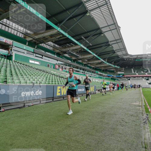 05.10.2025 - 20. swb-Marathon Bremen Michael Burmester http://msf.ph/oto/9231026 05.10.2025 12:49:45 Laufen im Stadion 150, 187, 217, 270, 287, 424, 511, 845, 1257, 1388, 1535, 1609, 1654, 1727, 1876, 1904, 2044, 2356, 2594, 2988, 2990, 3124, 3353, 3544, 3738, 3885, 3960, 4006, 4385, 4438, 4870, 5118, 5894, 6214, 6431, 6619, 6805, 6877, 7647, 7987, 8216, 8401, 8536, 8873, 9118, 1195, 1625, 1654, 2119, 5599, 6171, 6463, 7904, 8507, 8630, 9114 meine-sportfotos.de
