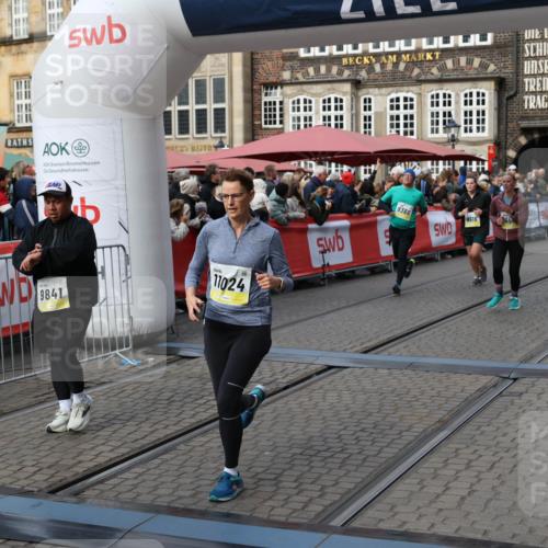 05.10.2025 - 20. swb-Marathon Bremen Yannick Fuchs http://msf.ph/oto/9231035 05.10.2025 11:02:50 Ziel 9331, 9360, 9516, 9841, 10510, 10530, 10803, 10804, 10825, 10826, 11024 meine-sportfotos.de