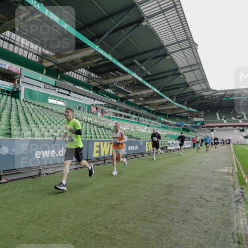 05.10.2025 - 20. swb-Marathon Bremen Michael Burmester http://msf.ph/oto/9231047 05.10.2025 12:49:48 Laufen im Stadion 150, 187, 217, 270, 287, 424, 511, 845, 939, 1257, 1388, 1535, 1609, 1707, 1727, 1876, 1904, 2044, 2356, 2594, 2988, 2990, 3124, 3259, 3353, 3544, 3738, 3885, 3960, 4006, 4367, 4438, 4870, 5118, 5894, 6214, 6281, 6431, 6619, 6805, 6877, 7647, 7987, 8216, 8401, 8536, 8873, 9118, 1195, 1654, 2119, 2990, 4385, 6171, 7904, 8507, 8630, 9114 meine-sportfotos.de