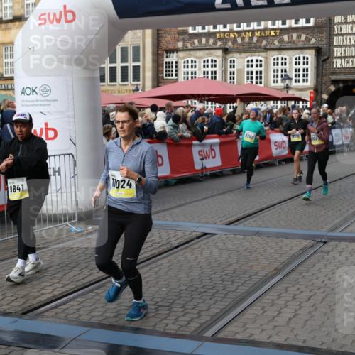 05.10.2025 - 20. swb-Marathon Bremen Yannick Fuchs http://msf.ph/oto/9231049 05.10.2025 11:02:50 Ziel 9331, 9360, 9516, 9841, 10510, 10530, 10803, 10804, 10825, 10826, 11024 meine-sportfotos.de
