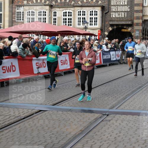 05.10.2025 - 20. swb-Marathon Bremen Yannick Fuchs http://msf.ph/oto/9231062 05.10.2025 11:02:51 Ziel 9331, 9360, 9516, 9841, 10129, 10510, 10530, 10803, 10804, 10825, 10826, 11024 meine-sportfotos.de