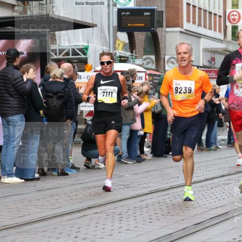 05.10.2025 - 20. swb-Marathon Bremen Strokosch-Dieckow http://msf.ph/oto/9231084 05.10.2025 10:39:05 Ziel 7111, 9239, 9289, 9671, 9863, 10525, 10908, 11067, 11343, 11418, 11474, 7111, 9239, 9289, 9671, 9863, 10525, 10908, 11067, 11343, 11418, 11474 meine-sportfotos.de