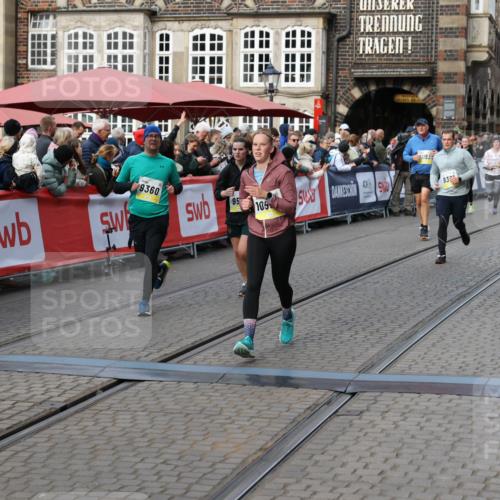 05.10.2025 - 20. swb-Marathon Bremen Yannick Fuchs http://msf.ph/oto/9231085 05.10.2025 11:02:51 Ziel 9331, 9360, 9516, 9841, 10129, 10510, 10530, 10803, 10804, 10825, 10826, 11024 meine-sportfotos.de