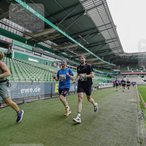 05.10.2025 - 20. swb-Marathon Bremen Michael Burmester http://msf.ph/oto/9231103 05.10.2025 12:49:54 Laufen im Stadion 150, 187, 217, 270, 287, 424, 511, 845, 939, 1257, 1388, 1535, 1609, 1707, 1727, 1876, 1904, 2044, 2356, 3124, 3259, 3353, 3544, 3738, 3885, 3960, 4006, 4318, 4367, 4438, 4870, 5118, 5894, 6214, 6216, 6281, 6431, 6619, 6805, 6877, 7647, 7987, 8216, 8401, 8536, 8873, 9118, 1195, 1654, 2119, 2594, 2988, 2990, 4385, 8630, 9114 meine-sportfotos.de