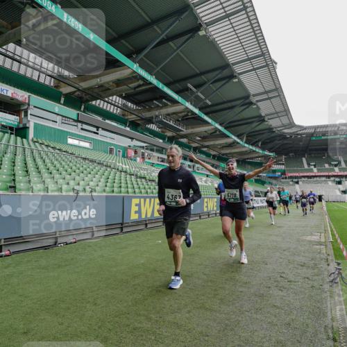 05.10.2025 - 20. swb-Marathon Bremen Michael Burmester http://msf.ph/oto/9231118 05.10.2025 12:49:58 Laufen im Stadion 150, 187, 217, 270, 287, 424, 511, 679, 845, 906, 939, 1257, 1388, 1535, 1609, 1707, 1727, 1876, 1904, 2044, 2356, 2721, 3259, 3353, 3544, 3738, 3885, 3960, 4006, 4318, 4367, 4438, 4870, 4938, 5118, 5389, 5873, 5894, 6214, 6216, 6281, 6431, 6619, 6805, 6877, 7647, 7826, 7963, 7987, 8216, 8401, 8536, 8873, 8907, 9118, 1654, 2119, 2594, 2988, 2990, 3124, 4385, 8630, 9114 meine-sportfotos.de