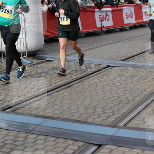 05.10.2025 - 20. swb-Marathon Bremen Yannick Fuchs http://msf.ph/oto/9231169 05.10.2025 11:02:53 Ziel 9331, 9360, 9516, 9841, 10129, 10510, 10530, 10734, 10803, 10804, 10826, 10940, 11024, 11193 meine-sportfotos.de