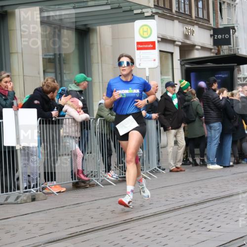 05.10.2025 - 20. swb-Marathon Bremen Strokosch-Dieckow http://msf.ph/oto/9231202 05.10.2025 10:39:09 Ziel 7111, 9239, 9289, 9671, 9863, 10525, 10908, 11067, 11343, 11418, 11474, 7111, 9239, 9289, 9671, 9863, 10525, 10908, 11067, 11343, 11418, 11474 meine-sportfotos.de