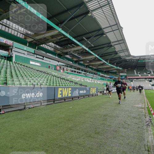 05.10.2025 - 20. swb-Marathon Bremen Michael Burmester http://msf.ph/oto/9231221 05.10.2025 12:50:12 Laufen im Stadion 217, 287, 424, 511, 679, 736, 845, 906, 939, 1025, 1044, 1359, 1388, 1707, 1904, 2381, 2721, 3228, 3259, 3291, 3353, 3885, 4006, 4318, 4367, 4438, 4870, 4938, 5118, 5184, 5389, 5418, 5564, 5873, 5894, 6214, 6216, 6281, 6717, 6805, 7493, 7647, 7826, 7963, 7987, 8401, 8536, 8873, 8907, 9118, 150, 187, 270, 1257, 1535, 1609, 1727, 1876, 2044, 2356, 3124, 3544, 3738, 3960, 6431, 6619, 6877, 8216 meine-sportfotos.de