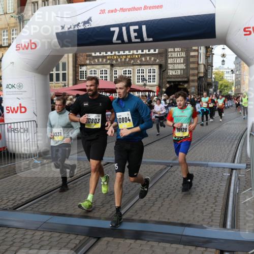 05.10.2025 - 20. swb-Marathon Bremen Yannick Fuchs http://msf.ph/oto/9231228 05.10.2025 11:02:55 Ziel 9331, 9360, 9516, 9841, 10129, 10207, 10510, 10530, 10734, 10803, 10804, 10940, 11024, 11193, 11576 meine-sportfotos.de