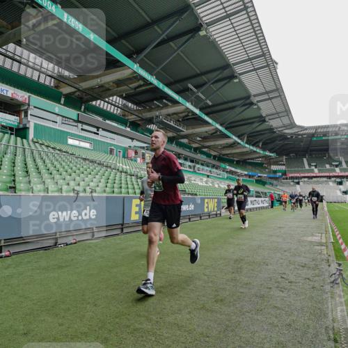 05.10.2025 - 20. swb-Marathon Bremen Michael Burmester http://msf.ph/oto/9231231 05.10.2025 12:50:15 Laufen im Stadion 217, 287, 424, 511, 679, 736, 845, 906, 939, 1025, 1033, 1044, 1359, 1388, 1707, 2381, 2721, 3228, 3259, 3291, 3353, 3885, 4006, 4318, 4366, 4367, 4438, 4870, 4938, 5118, 5184, 5389, 5418, 5564, 5873, 5894, 6214, 6216, 6281, 6681, 6717, 6805, 7493, 7647, 7826, 7963, 7987, 8401, 8536, 8873, 8907, 9118, 150, 187, 270, 1257, 1535, 1609, 1727, 1876, 1904, 2044, 2356, 3124, 3544, 3738, 3960, 6431, 6619, 6877, 8216 meine-sportfotos.de