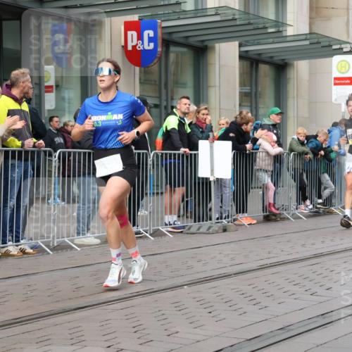 05.10.2025 - 20. swb-Marathon Bremen Strokosch-Dieckow http://msf.ph/oto/9231244 05.10.2025 10:39:11 Ziel 7111, 9239, 9289, 9671, 9863, 10525, 10908, 11067, 11343, 11349, 11418, 11474, 7111, 9239, 9289, 9671, 9863, 10525, 10908, 11067, 11343, 11349, 11418, 11474 meine-sportfotos.de