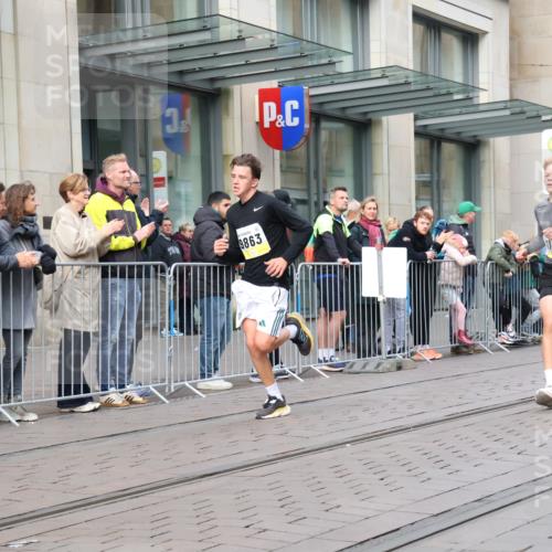 05.10.2025 - 20. swb-Marathon Bremen Strokosch-Dieckow http://msf.ph/oto/9231250 05.10.2025 10:39:12 Ziel 7111, 9239, 9289, 9671, 9863, 10525, 11067, 11343, 11349, 11418, 11474, 7111, 9239, 9289, 9671, 9863, 10525, 11067, 11343, 11349, 11418, 11474 meine-sportfotos.de