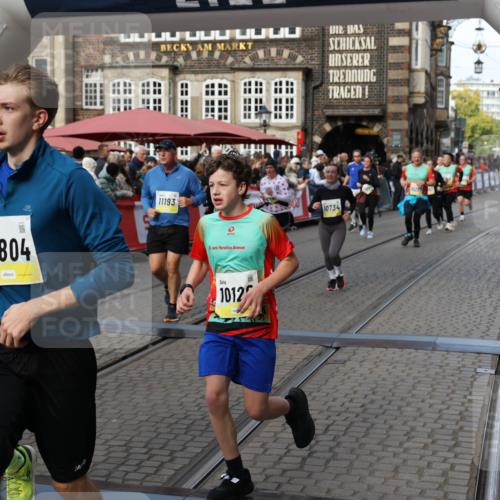 05.10.2025 - 20. swb-Marathon Bremen Yannick Fuchs http://msf.ph/oto/9231263 05.10.2025 11:02:55 Ziel 9331, 9360, 9516, 9841, 10129, 10207, 10510, 10530, 10734, 10803, 10804, 10940, 11024, 11193, 11576 meine-sportfotos.de